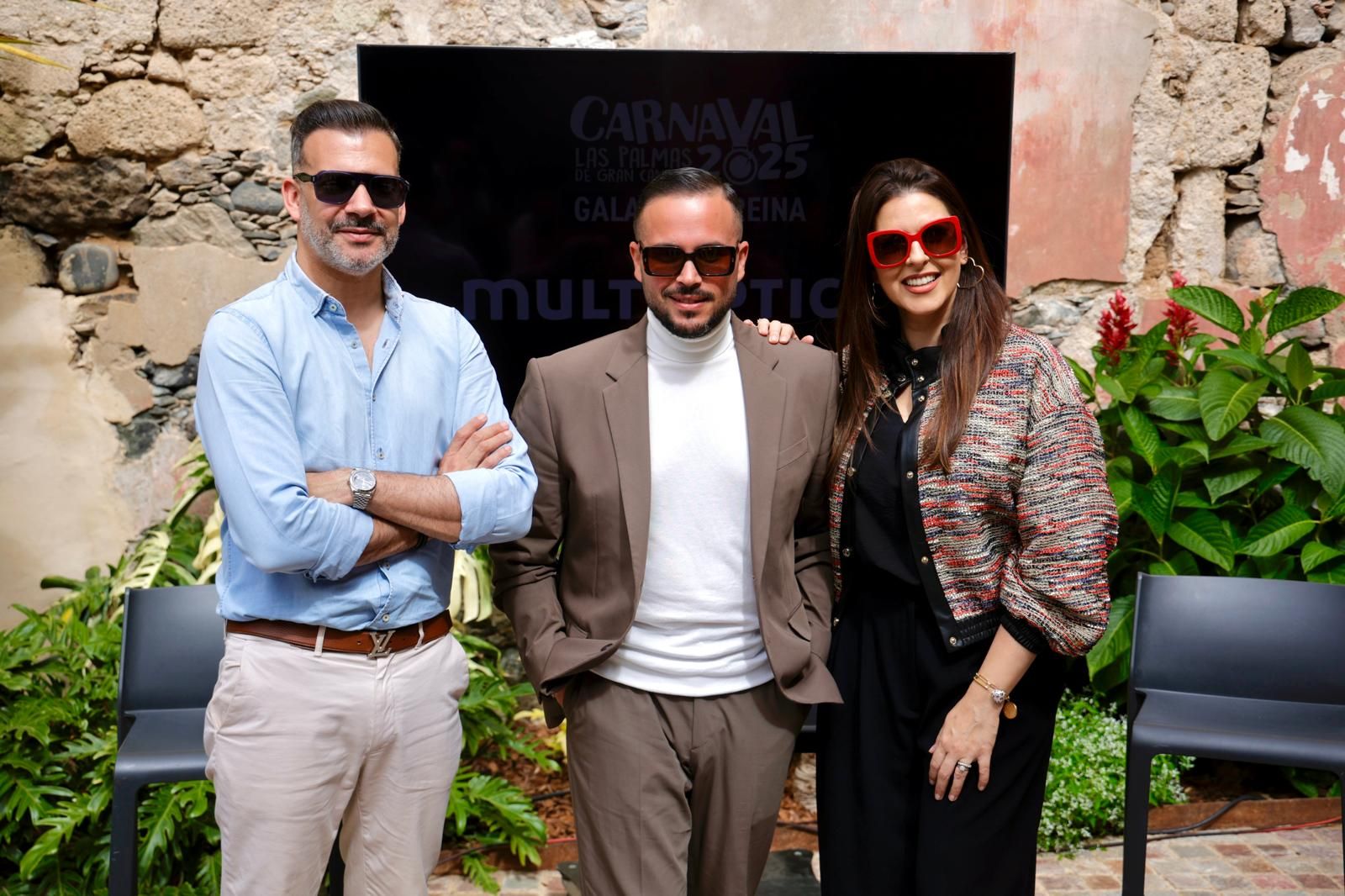 Candidatas y organizadores de la gala de la reina se reúnen días antes de la coronación