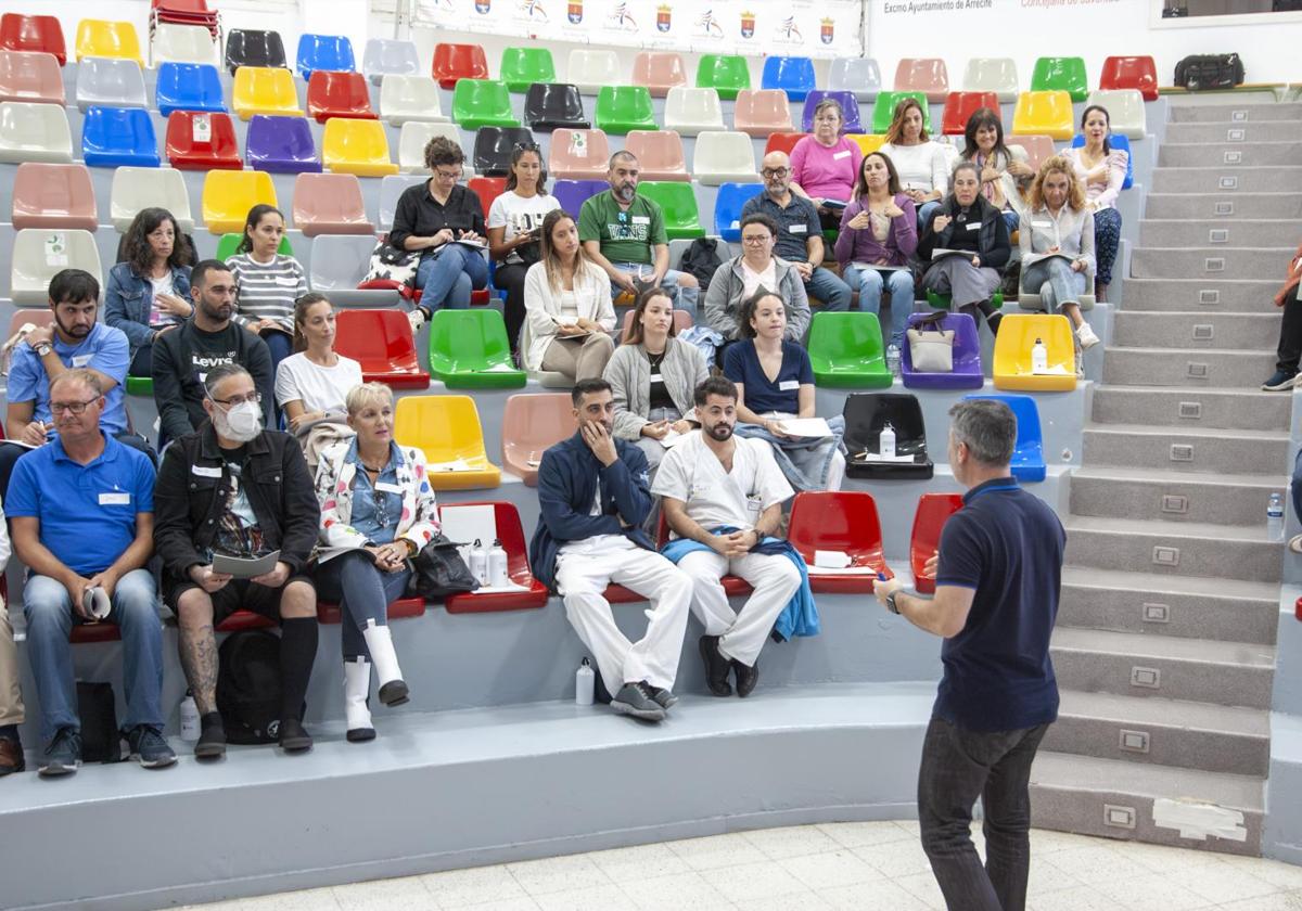 Momento de la actividad en la Casa de la Juventud.