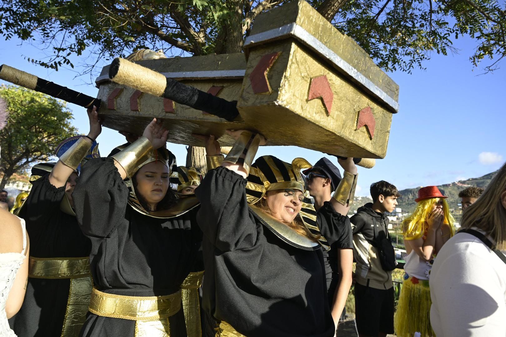 Gáldar sale a la calle a celebrar la cabalgata de su carnaval