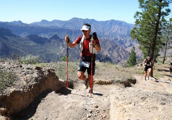 Gabri Viera subiendo uno de los tramos de la 'Classic' que pasaban por la cumbre de Gran Canaria.