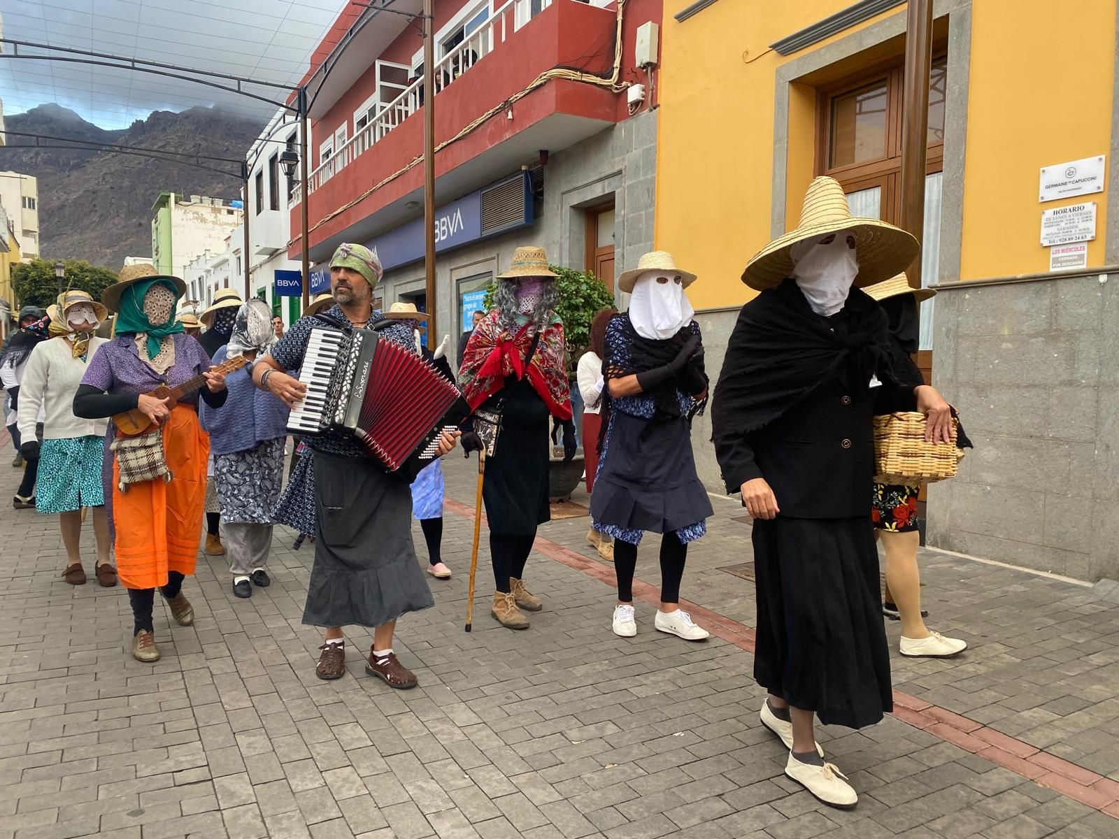 Estampida carnavalera de machos y cabras en La Aldea de San Nicolás