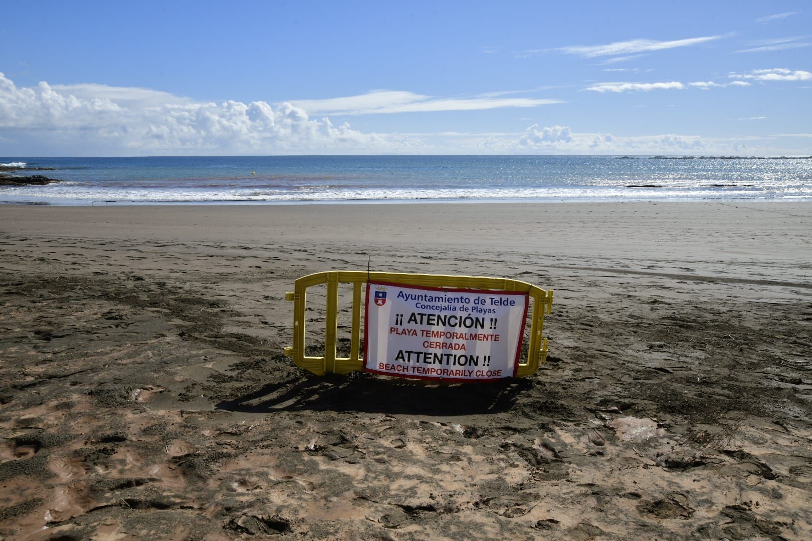 Telde cierra las playas más afectadas por las lluvias