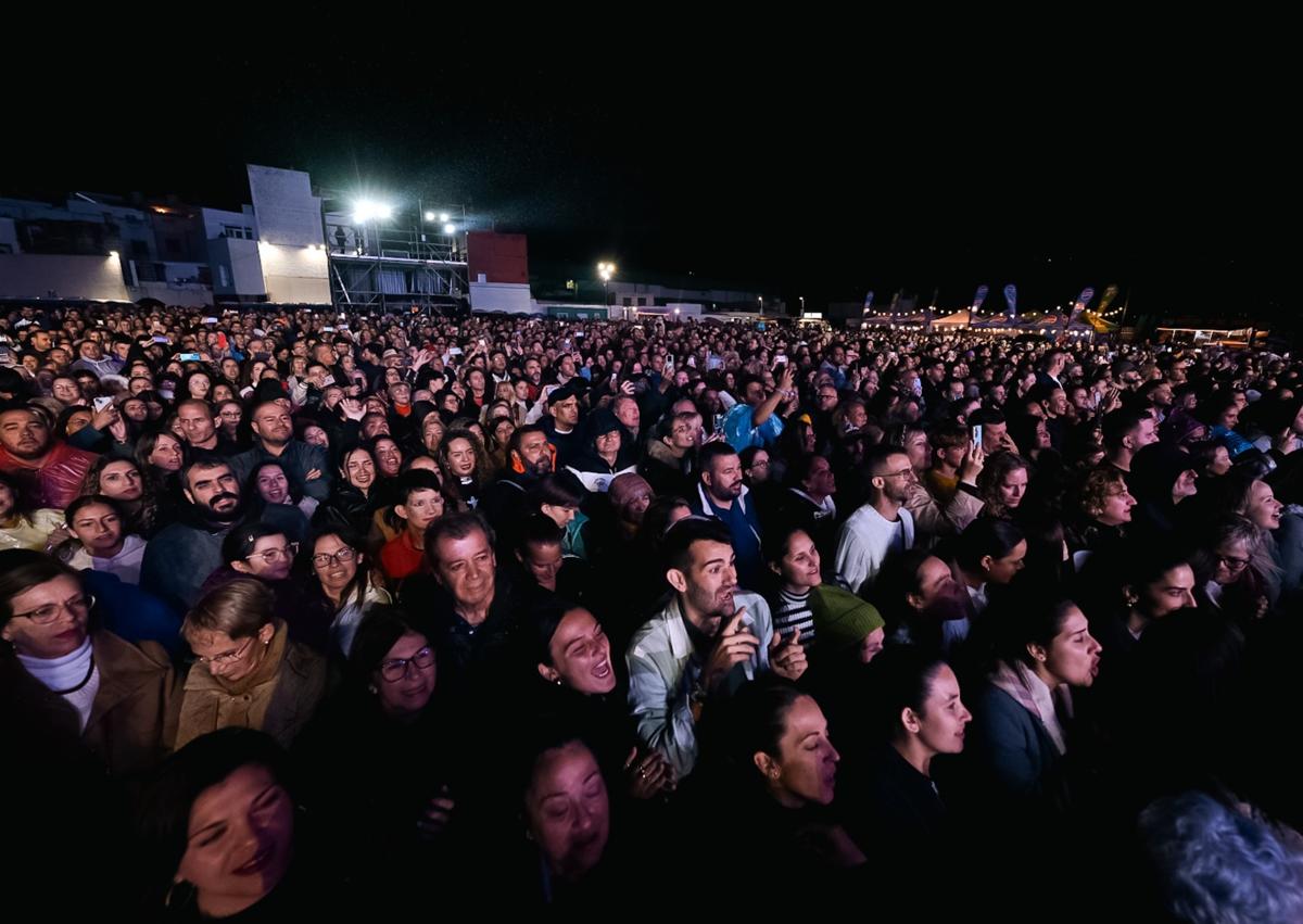 Imagen secundaria 1 - El carnaval de Gáldar, a ritmo de Luis Fonsi