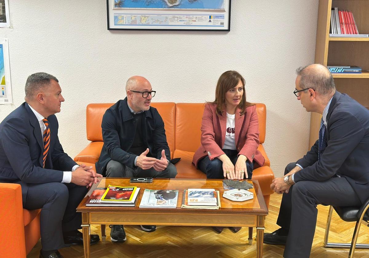 La consejera Nieves Lady Barreto, durante la reunión que mantuvo en Madrid con el Comisionado.