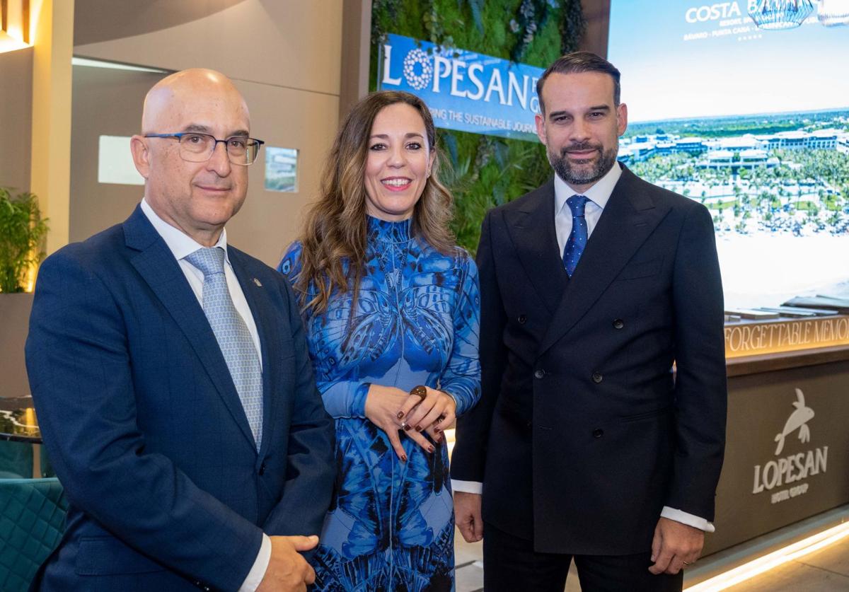 De izq a dcha_Miguel Ángel Rodríguez, Yessica de León y José Alba.