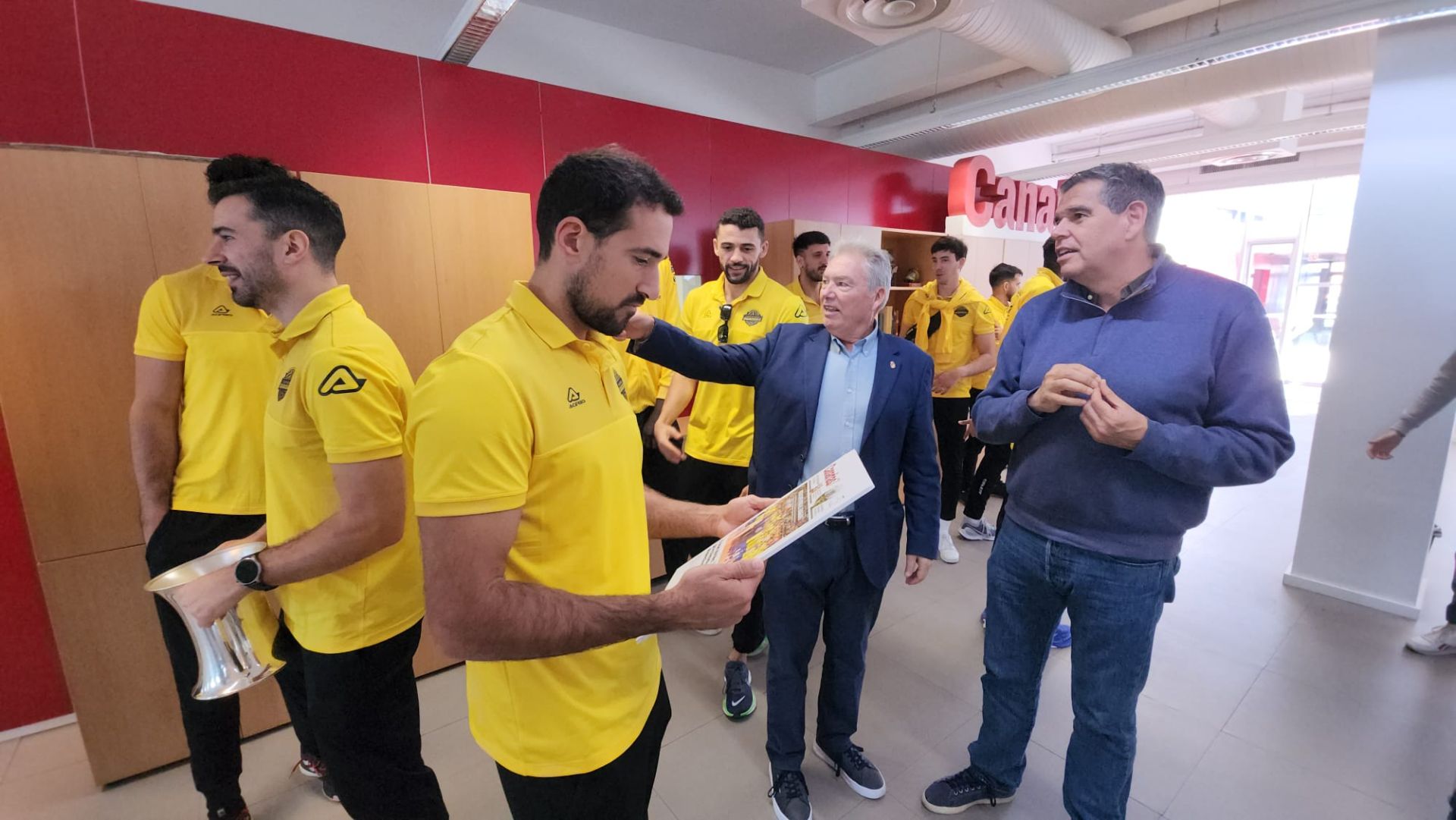 El Guaguas exhibe su Copa del Rey en CANARIAS7