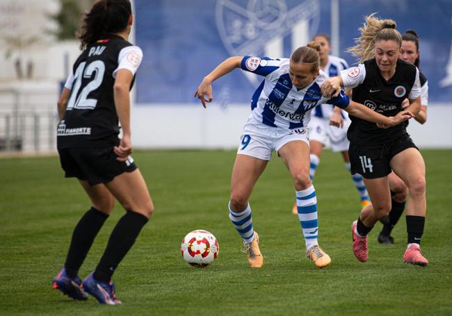 La grancanaria Raquel Quintana, con el Sporting de Huelva.