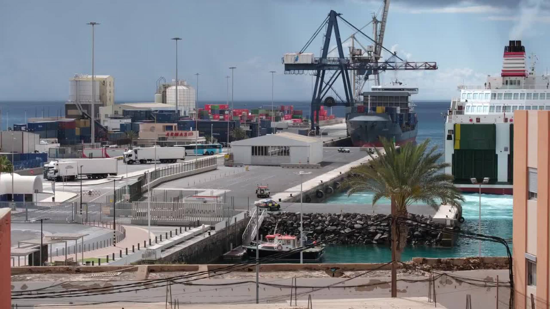 Molesto ruido de los barcos en el muelle de Puerto del Rosario