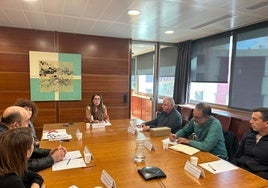 Reunión con la Diputada del Común, Lola Padrón.