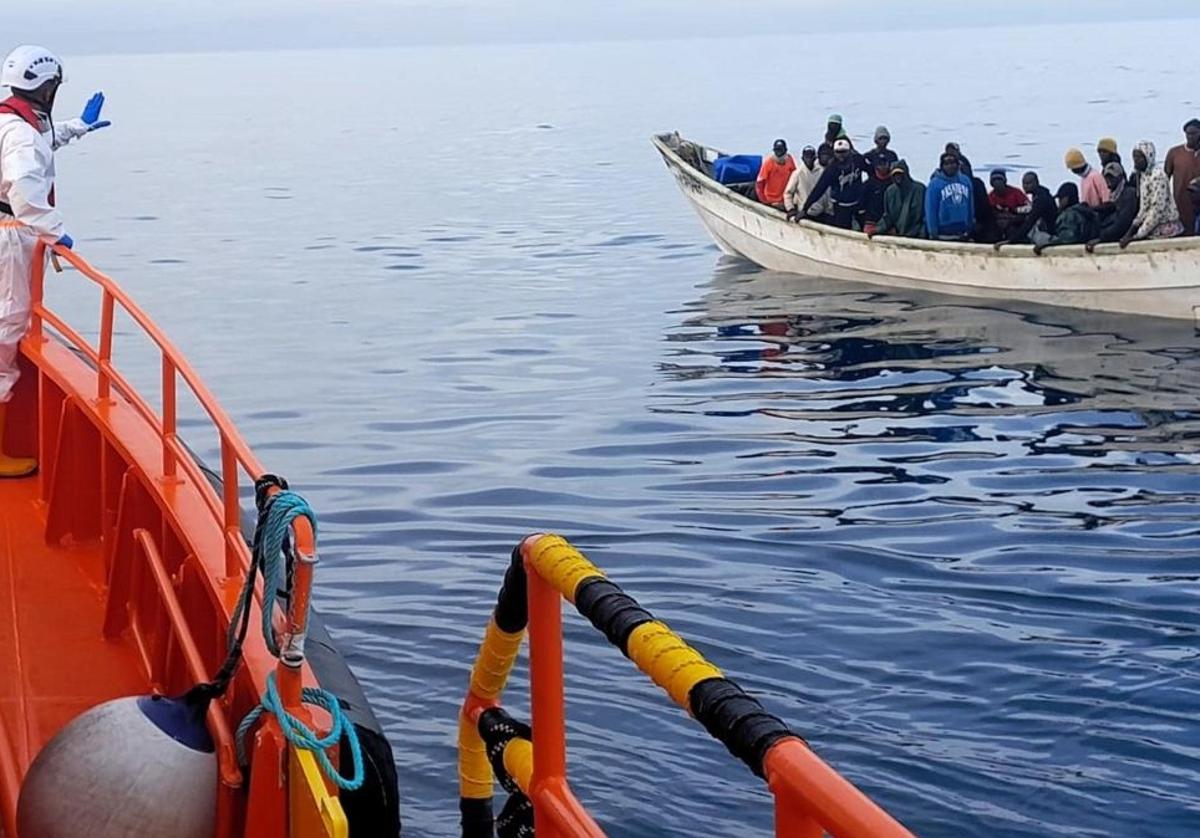 Nuevos rescates elevan a 275 las personas llegadas a Canarias en las últimas horas en 5 cayucos