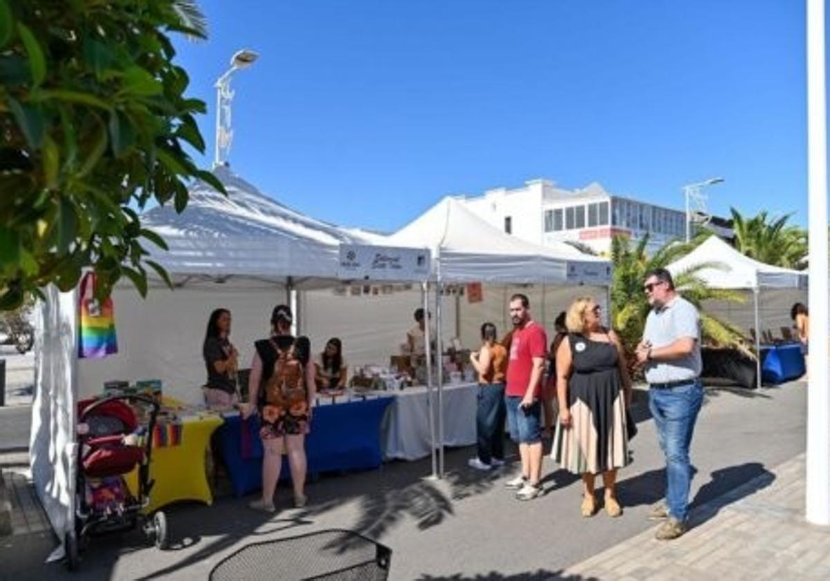 Mercadillo en Playa Honda.