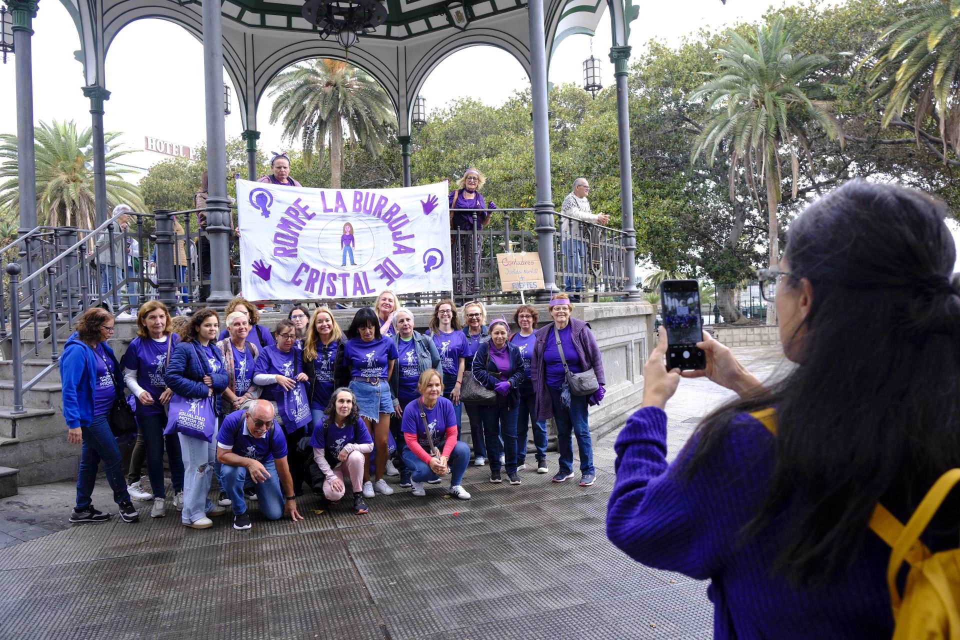 Las calles de la capital grancanaria se visten de lucha y orgullo