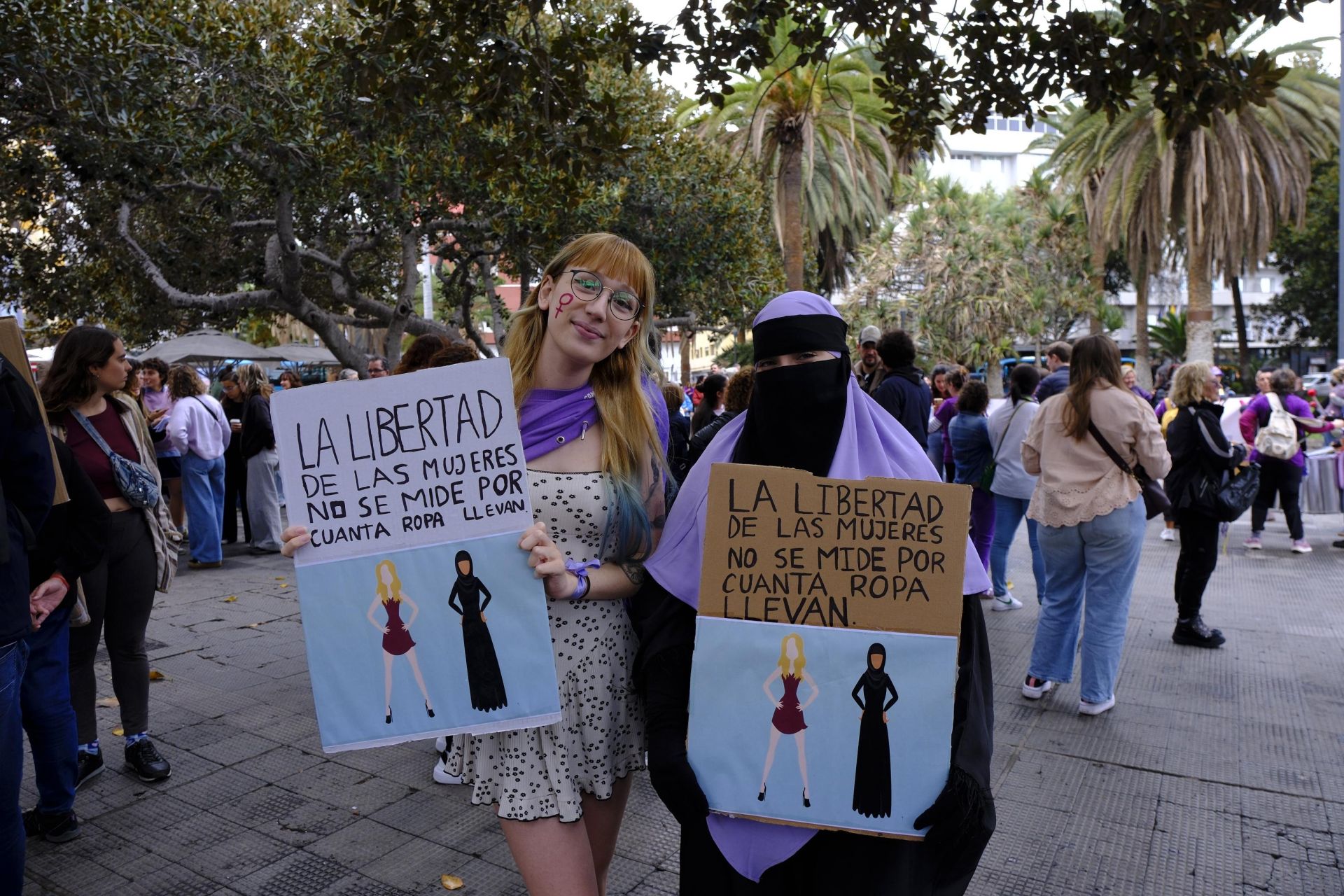 Las calles de la capital grancanaria se visten de lucha y orgullo