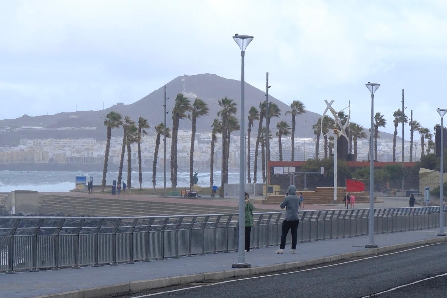 La capital grancanaria bajo el paraguas