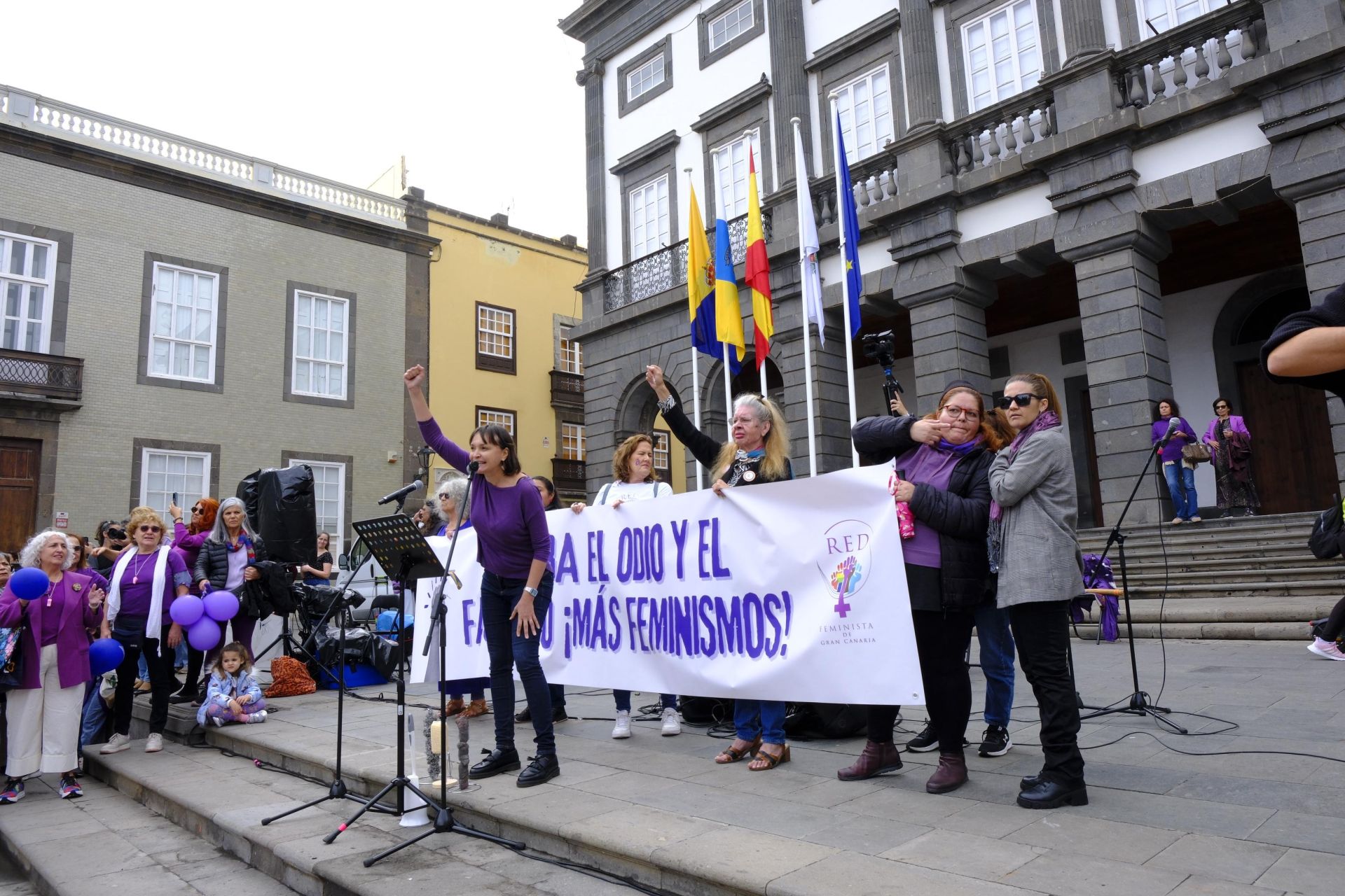 Las calles de la capital grancanaria se visten de lucha y orgullo