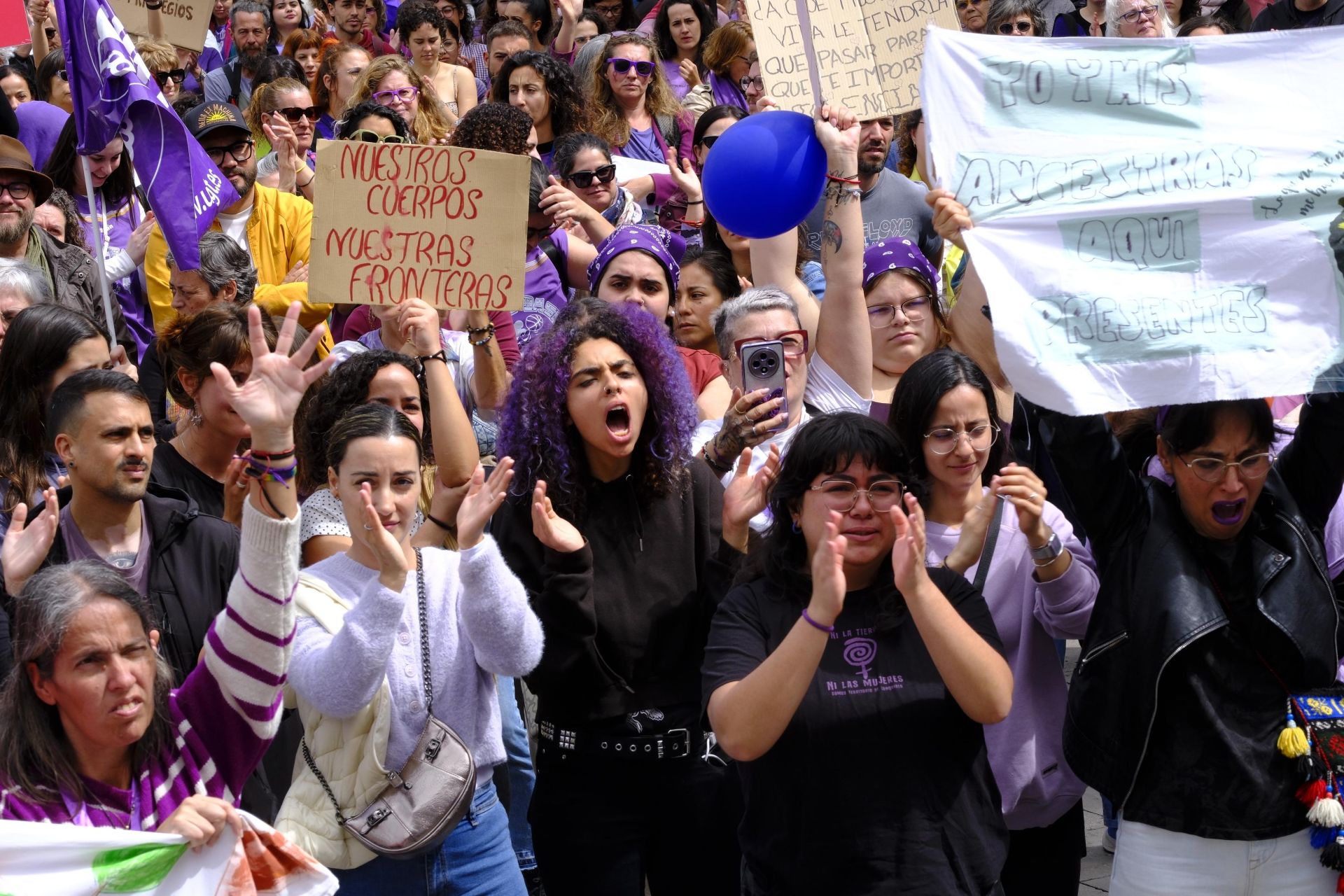 Las calles de la capital grancanaria se visten de lucha y orgullo