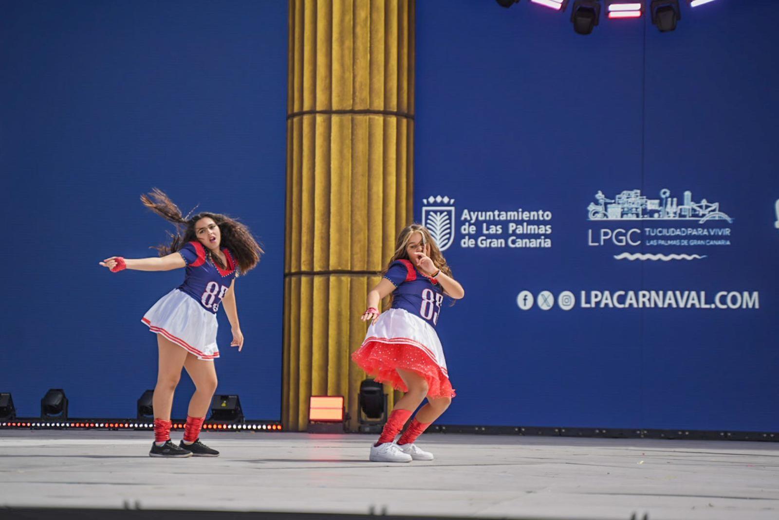 El Parque de Santa Catalina vibra con el festival coreográfico del carnaval