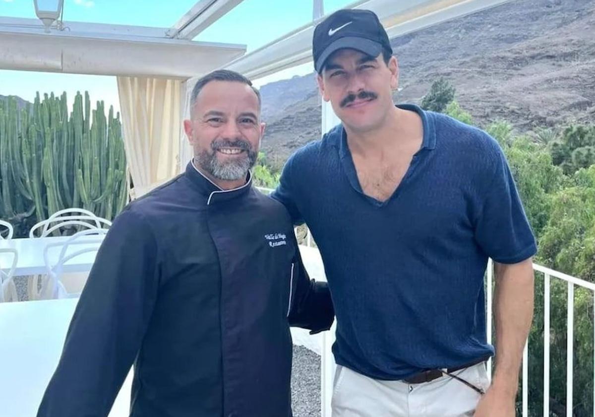 Imagen de Mario Casas en el restaurante Valle de Mogán.