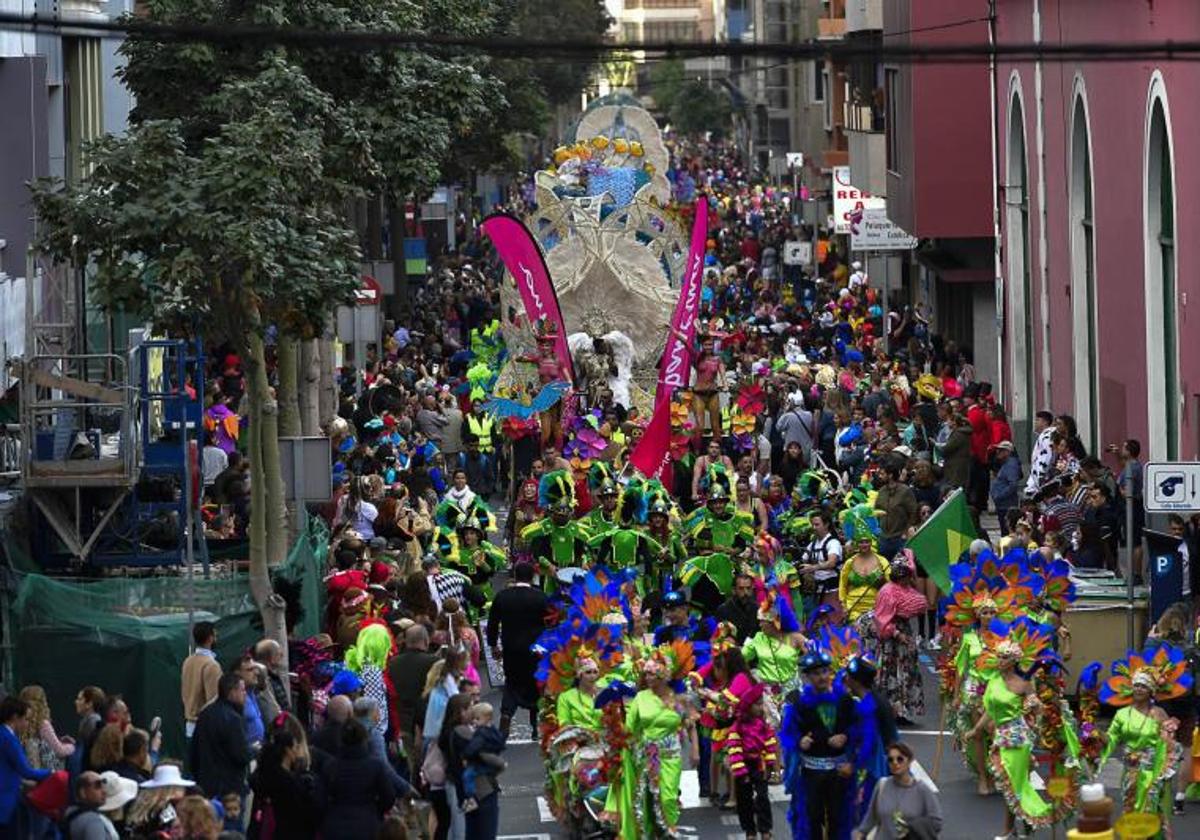 Imagen de archivo de la cabalgata del carnaval capitalino.