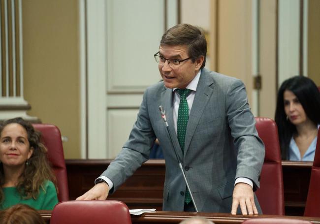 Nicasio Galván en una intervención en el Parlamento.