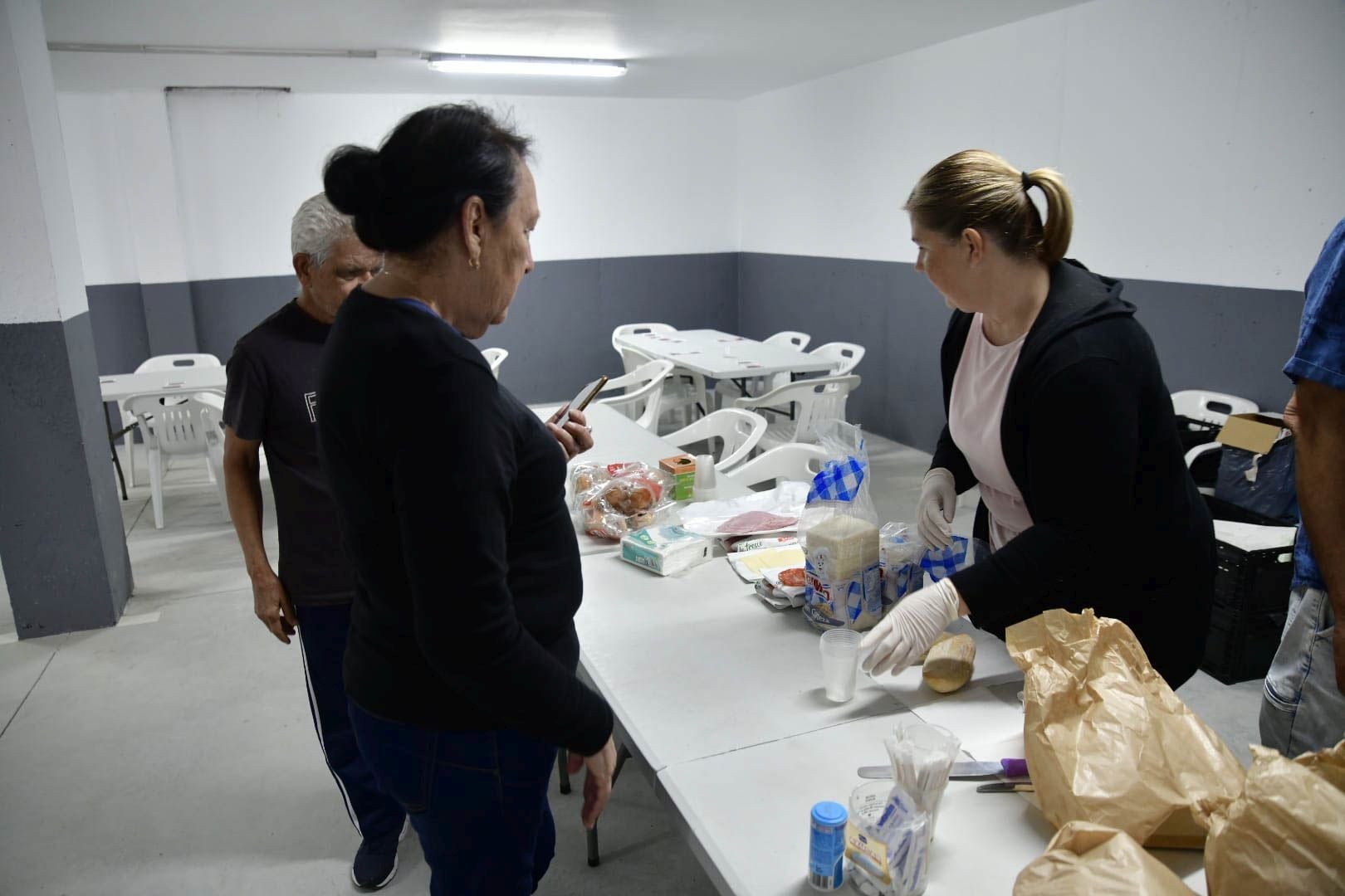 El edificio de Vecindario, desalojado y precintado por riesgo de derrumbe