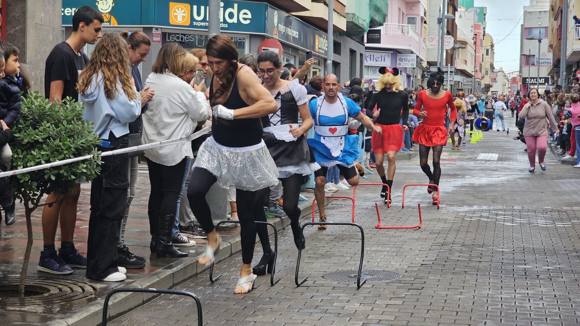 Imagen de la carrera de tacones del pasado año.