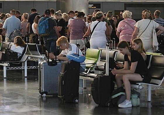 Imagen de archivo de colas en el Aeropuerto de Gran Canaria.
