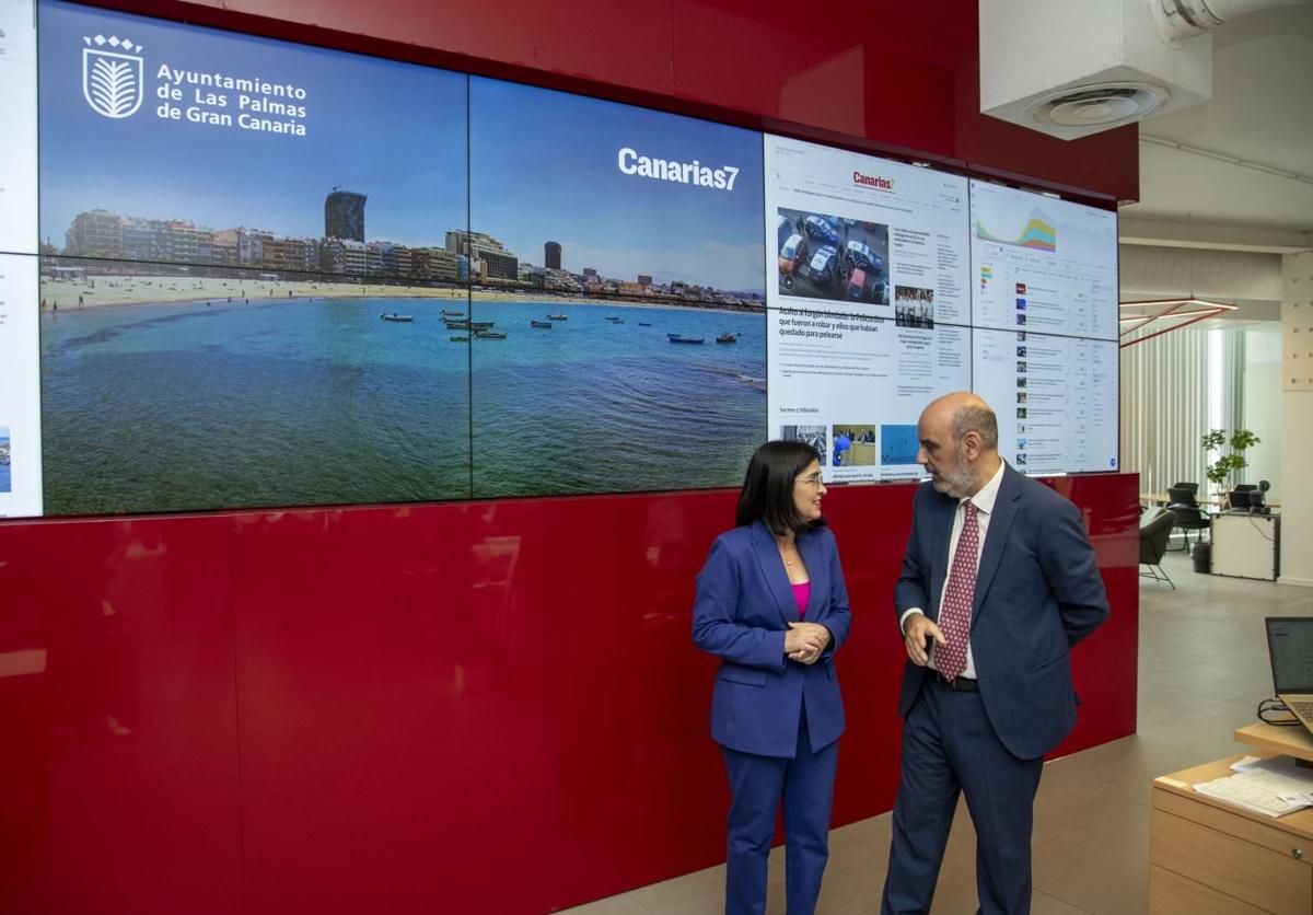 Imagen principal - Carolina Darias y Francisco Suárez, en la redacción de CANARIAS7.