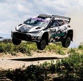 El Toyota de Peñate y Domínguez, en acción en en Safari Rally de Kenia.