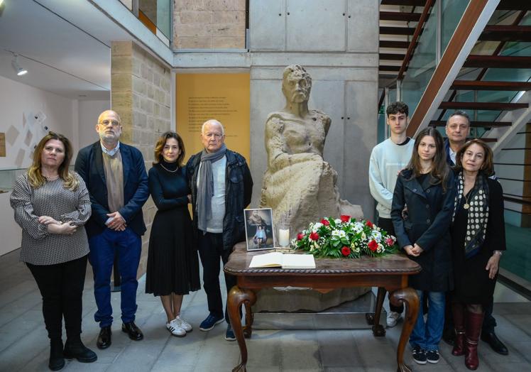 La familia de Yolanda Arencibia, este lunes.