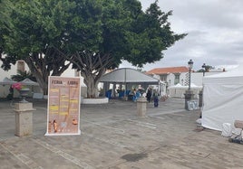 La plaza de San Juan ya estaba preparada para la inauguración.