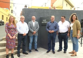 Guía inaugura la plaza de San Pablo de Becerril tras su renovación