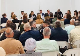 Imagen de la asamblea celebrada en la noche de este martes en la nueva sede.