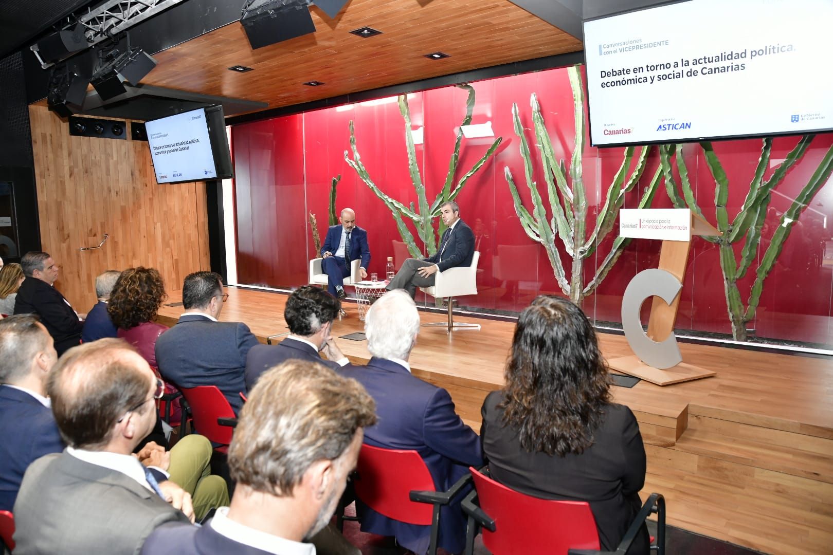 El foro CANARIAS7: &#039;Debate abierto en torno a la actualidad política, económica y social de Canarias&#039;, en imágenes