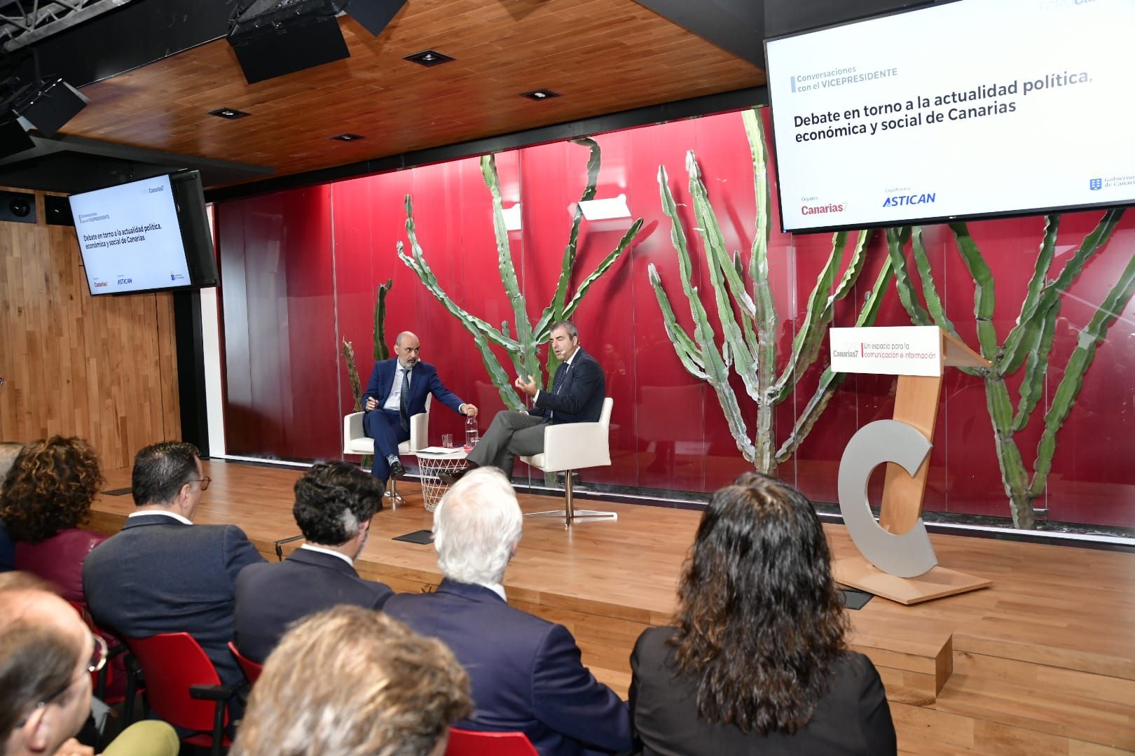 El foro CANARIAS7: &#039;Debate abierto en torno a la actualidad política, económica y social de Canarias&#039;, en imágenes