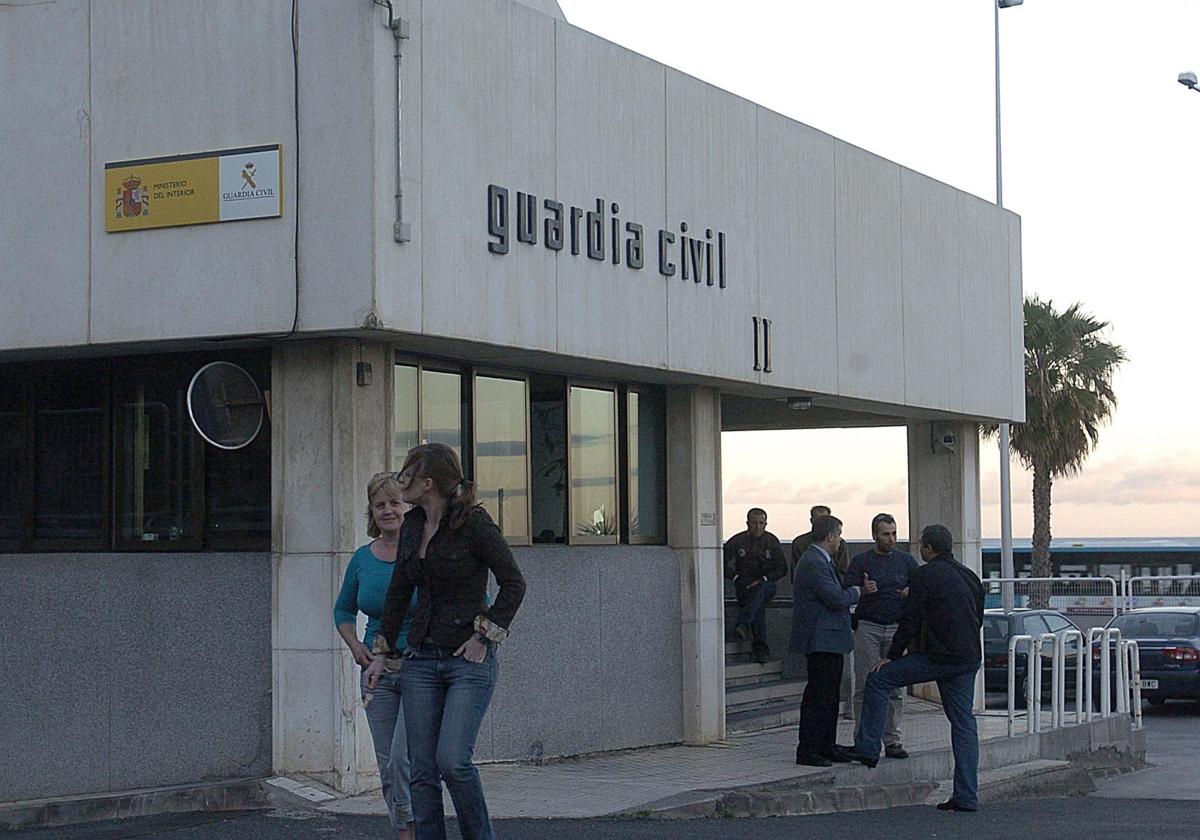 Detenidos dos personas en Vecindario tras robar en cinco vehículos