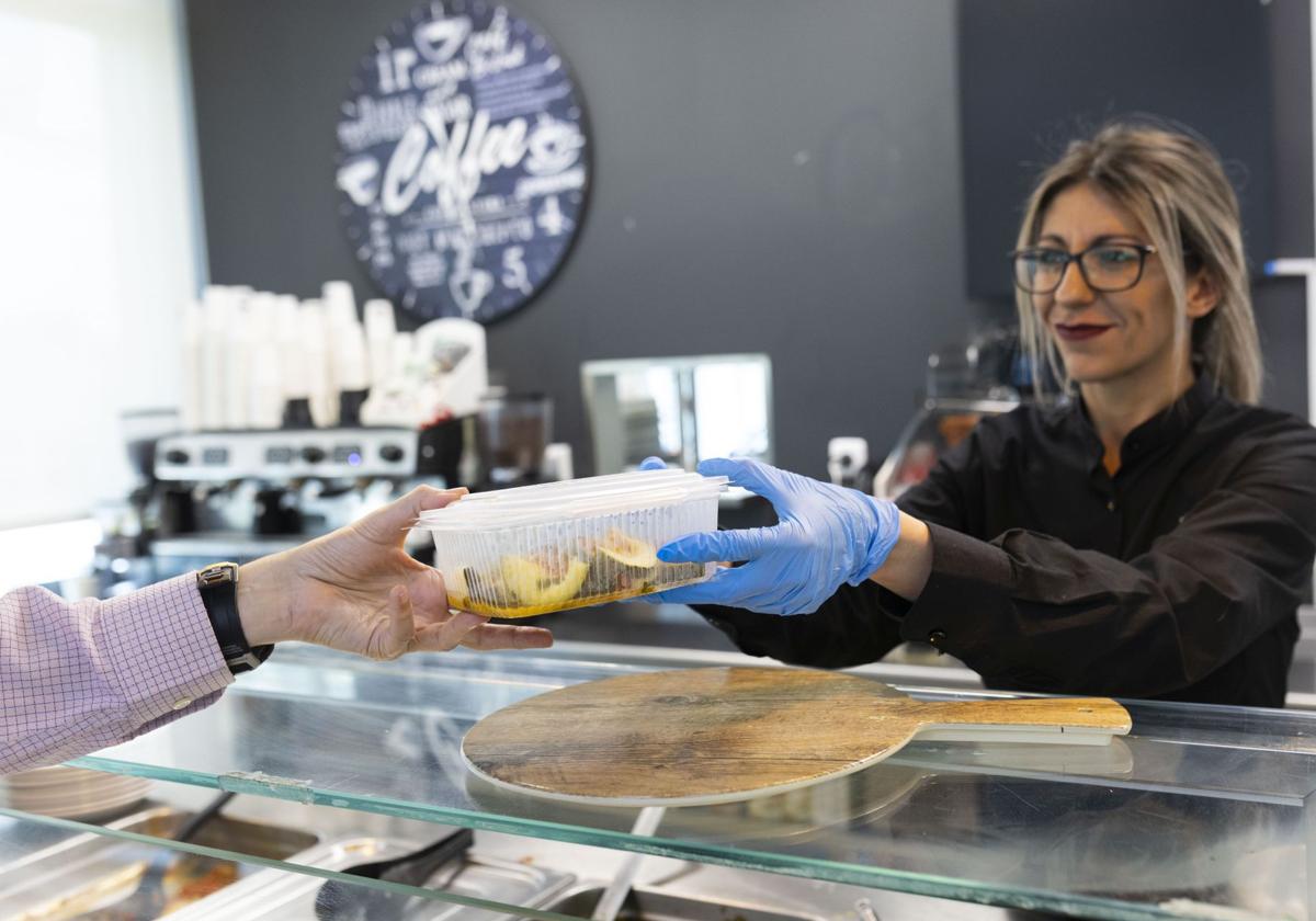 Productos «feos» en el súper y envases de sobras en los restaurantes: nuevas medidas 'anti-desperdicio'