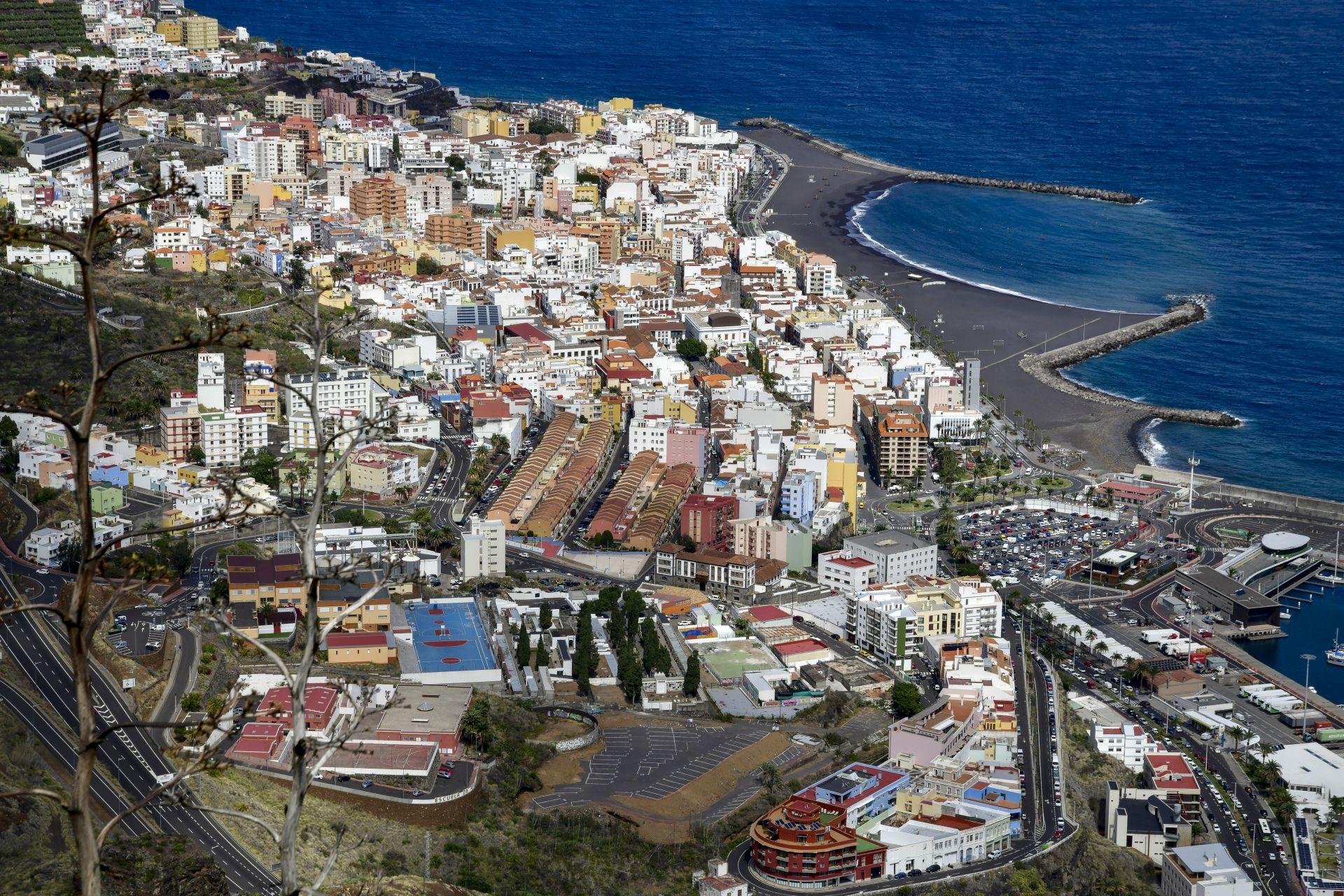 La Palma se prepara para bajada de la Virgen de las Nieves, en imágenes