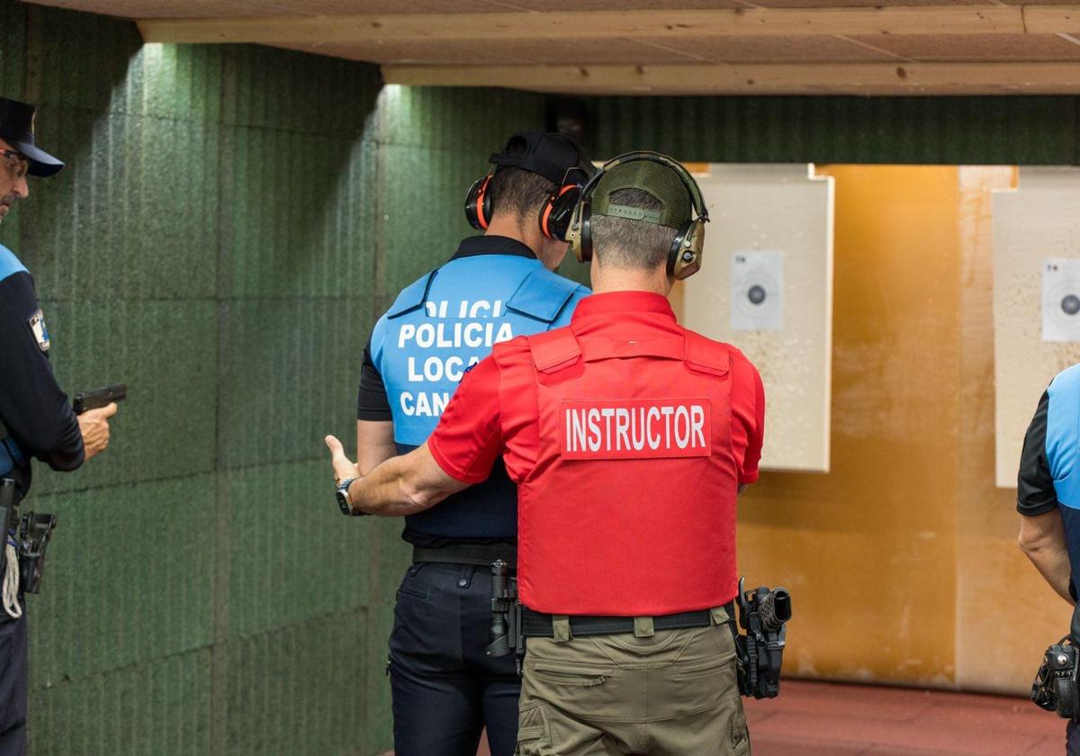 Prácticas de tiro periódicas para los agentes locales de Teguise