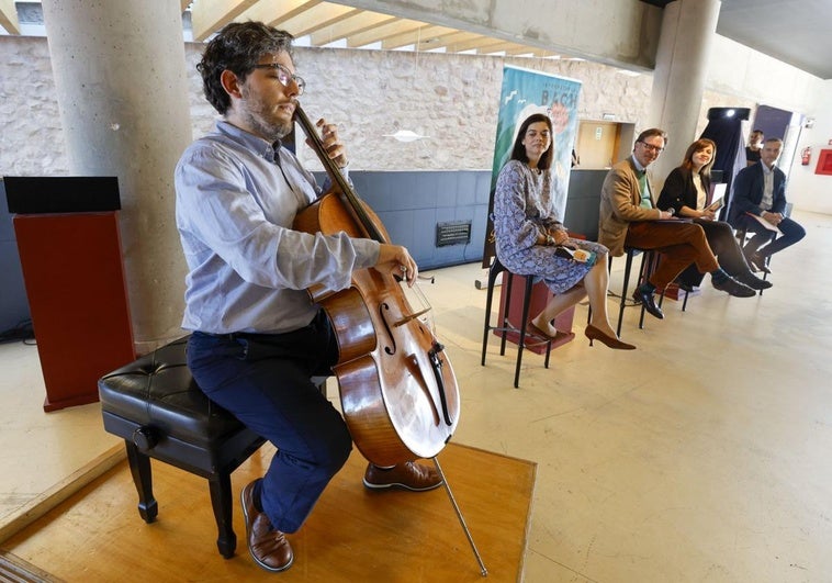 La presentación del festival contó con varias actuaciones en la mañana de este martes, en la sala de exposiciones del Auditorio Alfredo Kraus.
