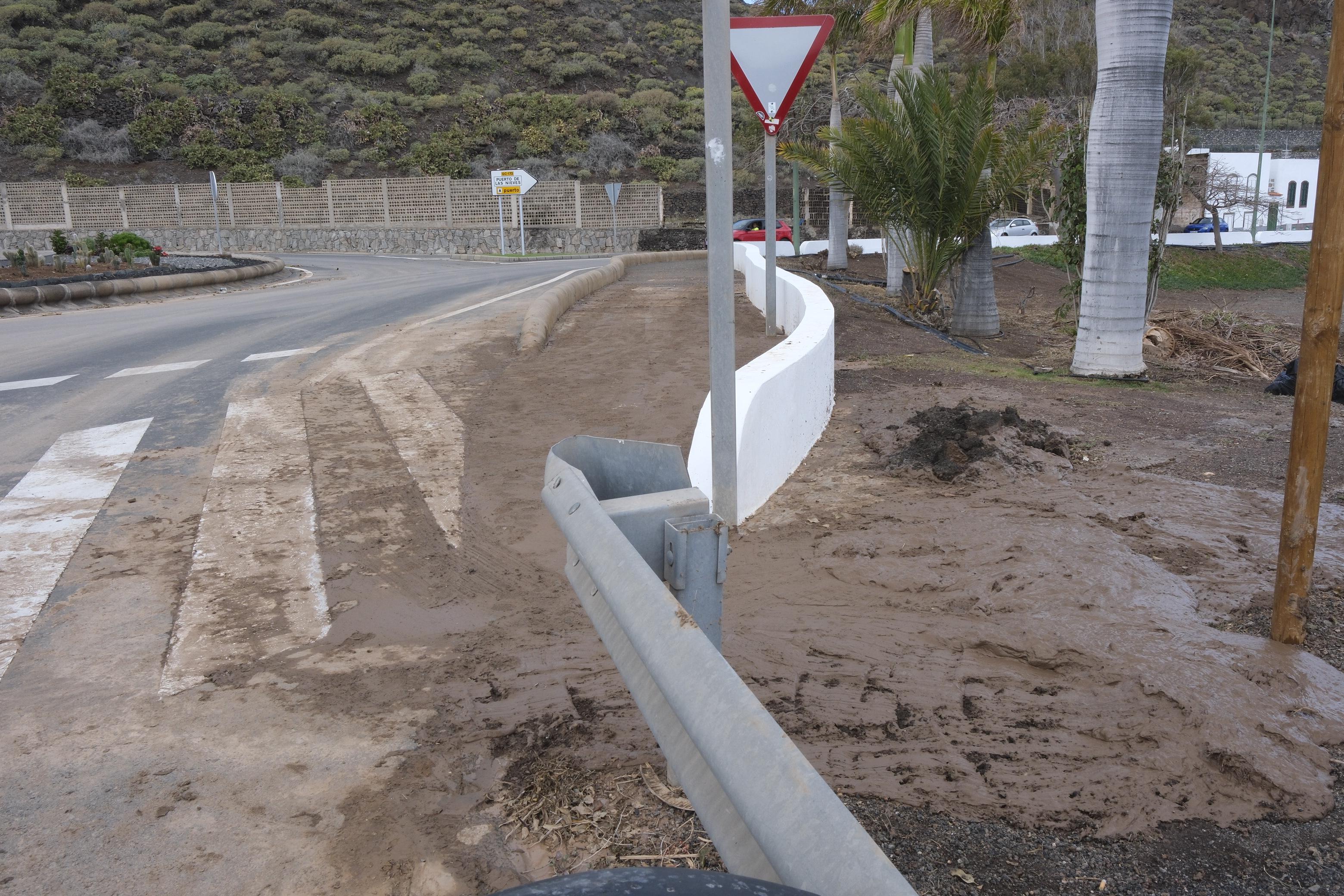 Entre paraguas y viento: La borrasca Olivier visita Canarias