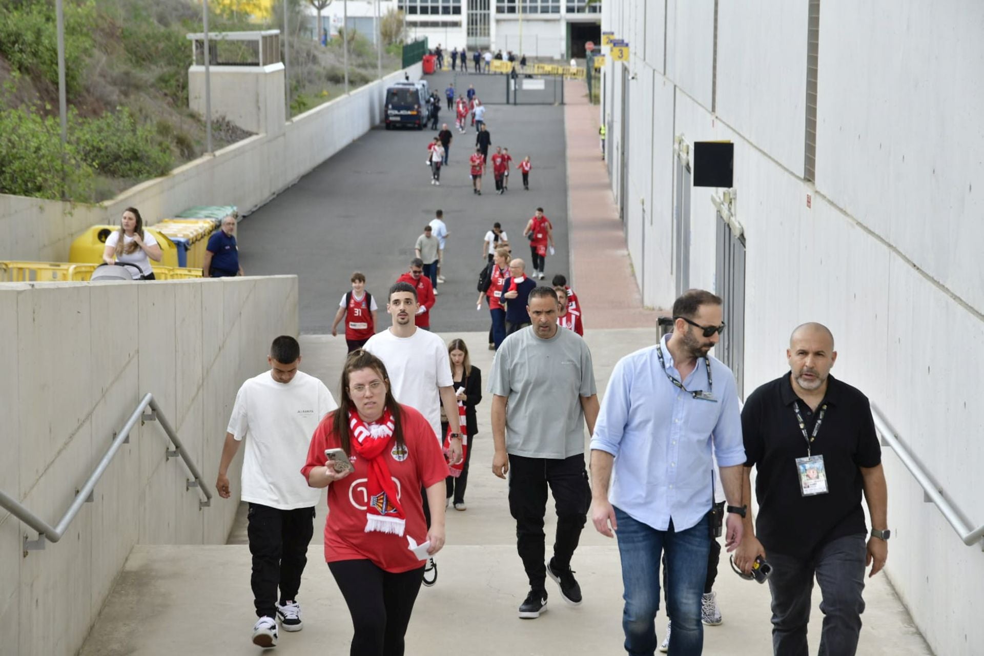 La manifestación pro Palestina a las puertas del Gran Canaria Arena, en imágenes