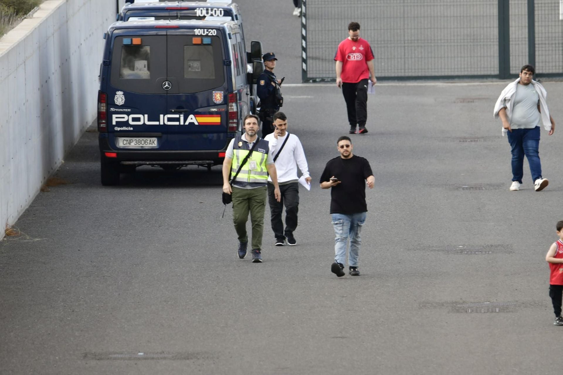 La manifestación pro Palestina a las puertas del Gran Canaria Arena, en imágenes