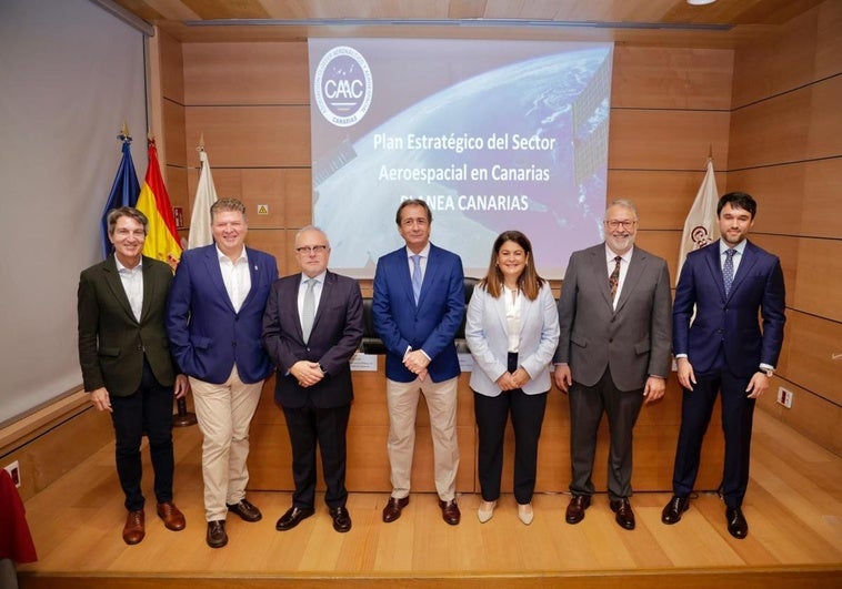 Desde la izquierda, Zoilo Alemán, Francisco Rodríguez, José Cristóbal García, Luis Padrón, Patricia Jiménez, José Luis García y Héctor Ruiz.