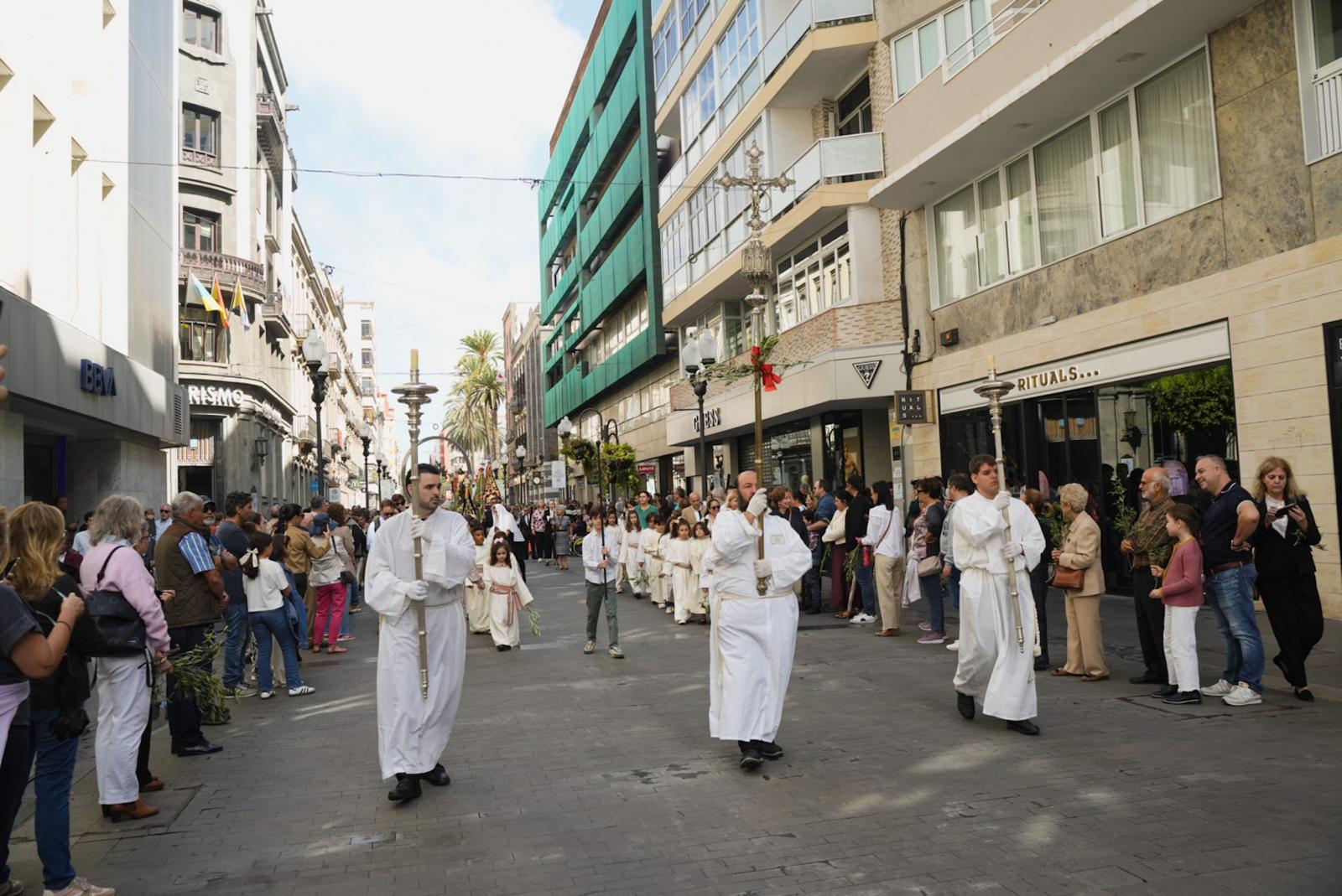 La procesión de La Burrita abre la Semana Santa en Triana