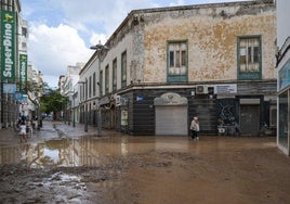 Una calle de Arrecife con barro.