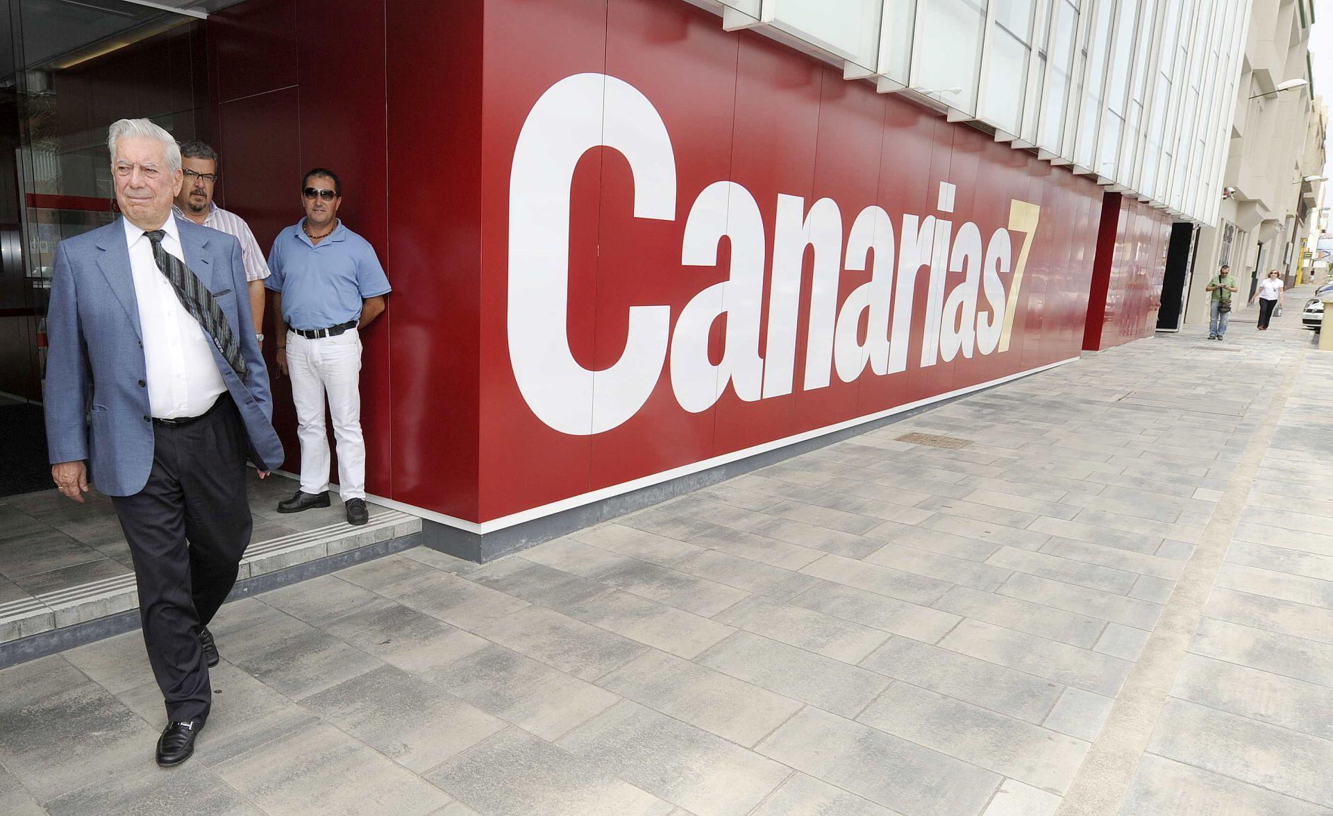 La visita de Vargas Llosa a CANARIAS7 en imágenes