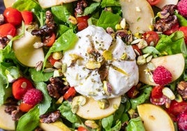 Sabor a primavera: receta de ensalada con mozzarella, tomates mini y pistachos, rápida y deliciosa