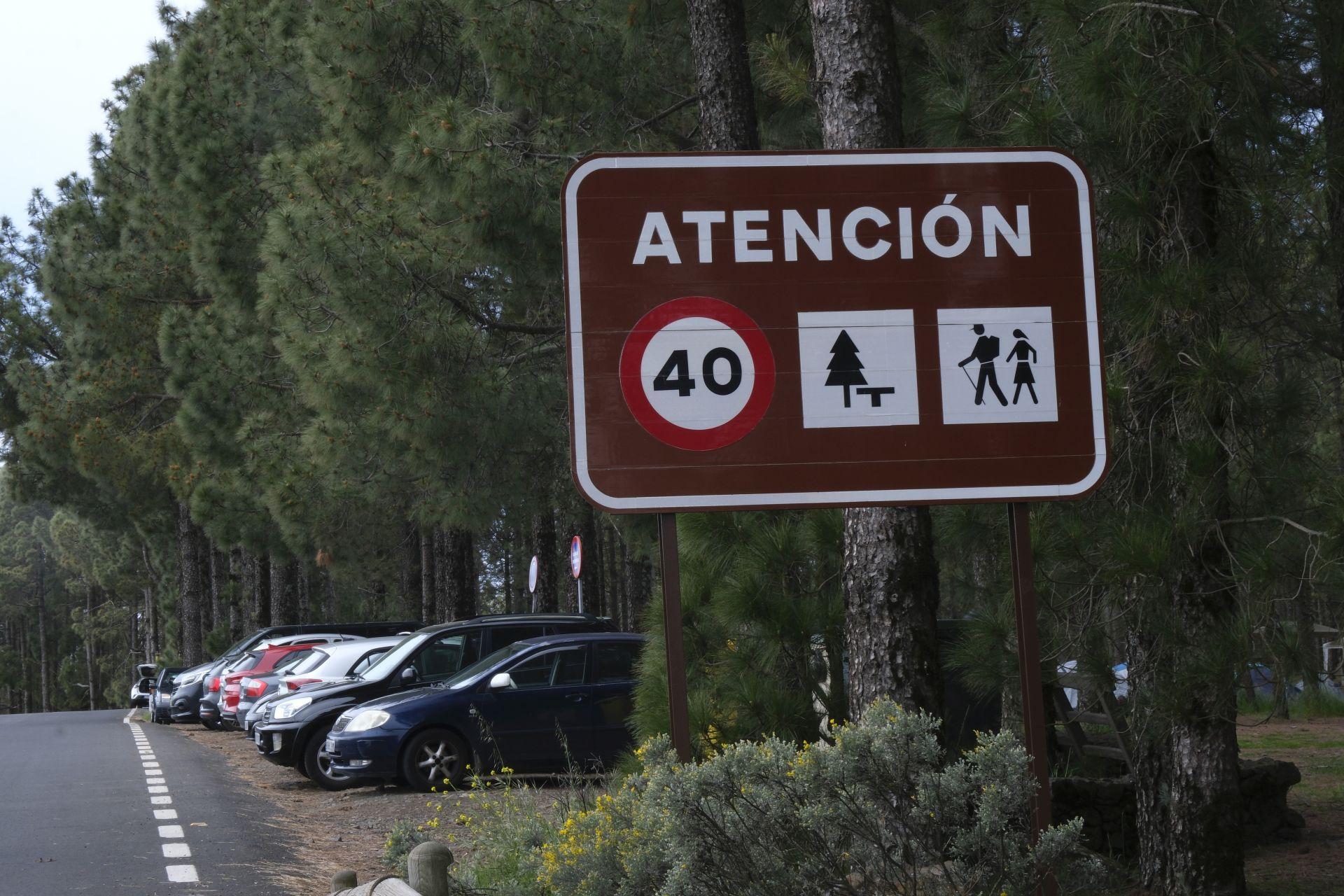 La Semana Santa se disfruta en la cumbre con abrigo y el calor familiar, en imágenes