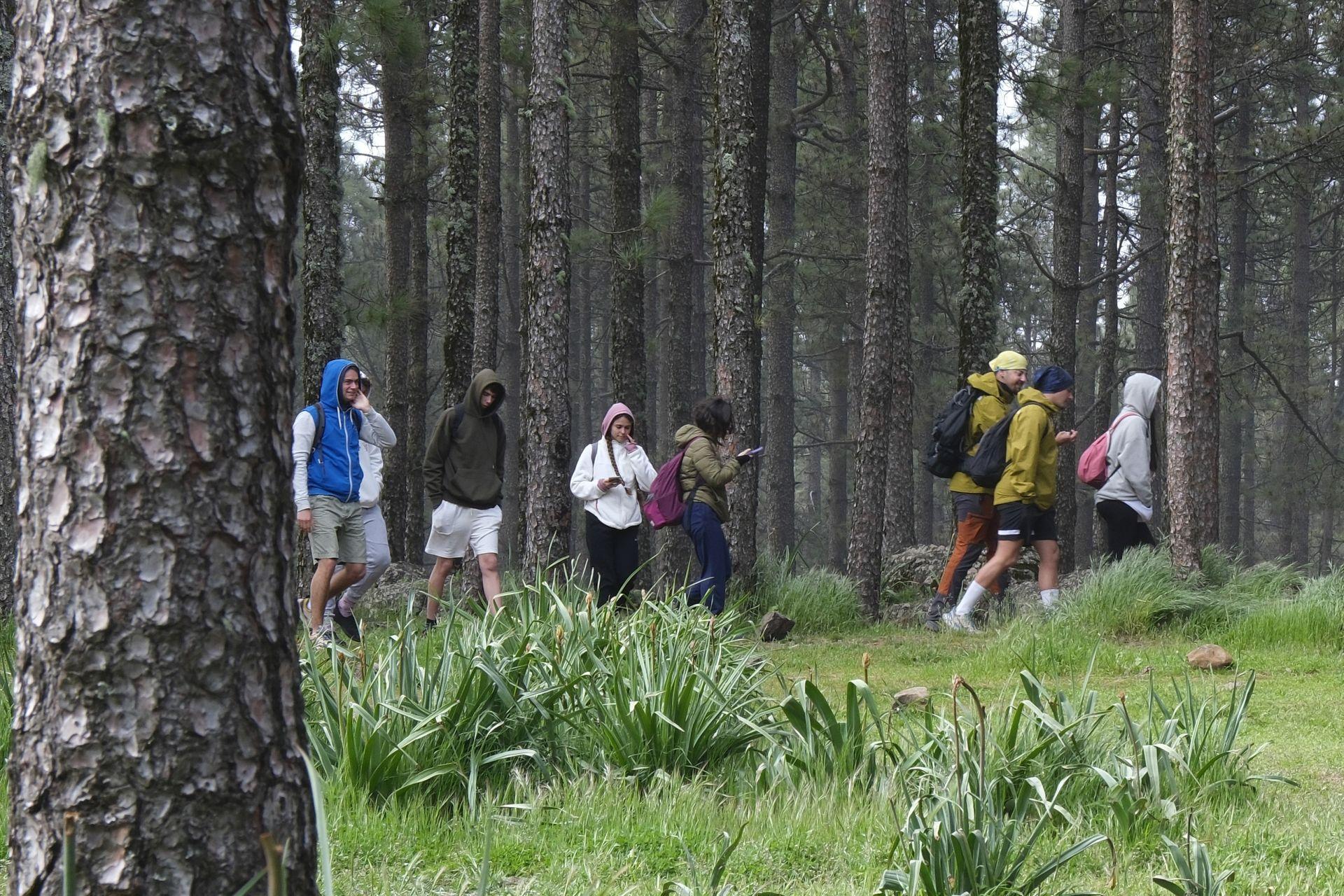 La Semana Santa se disfruta en la cumbre con abrigo y el calor familiar, en imágenes